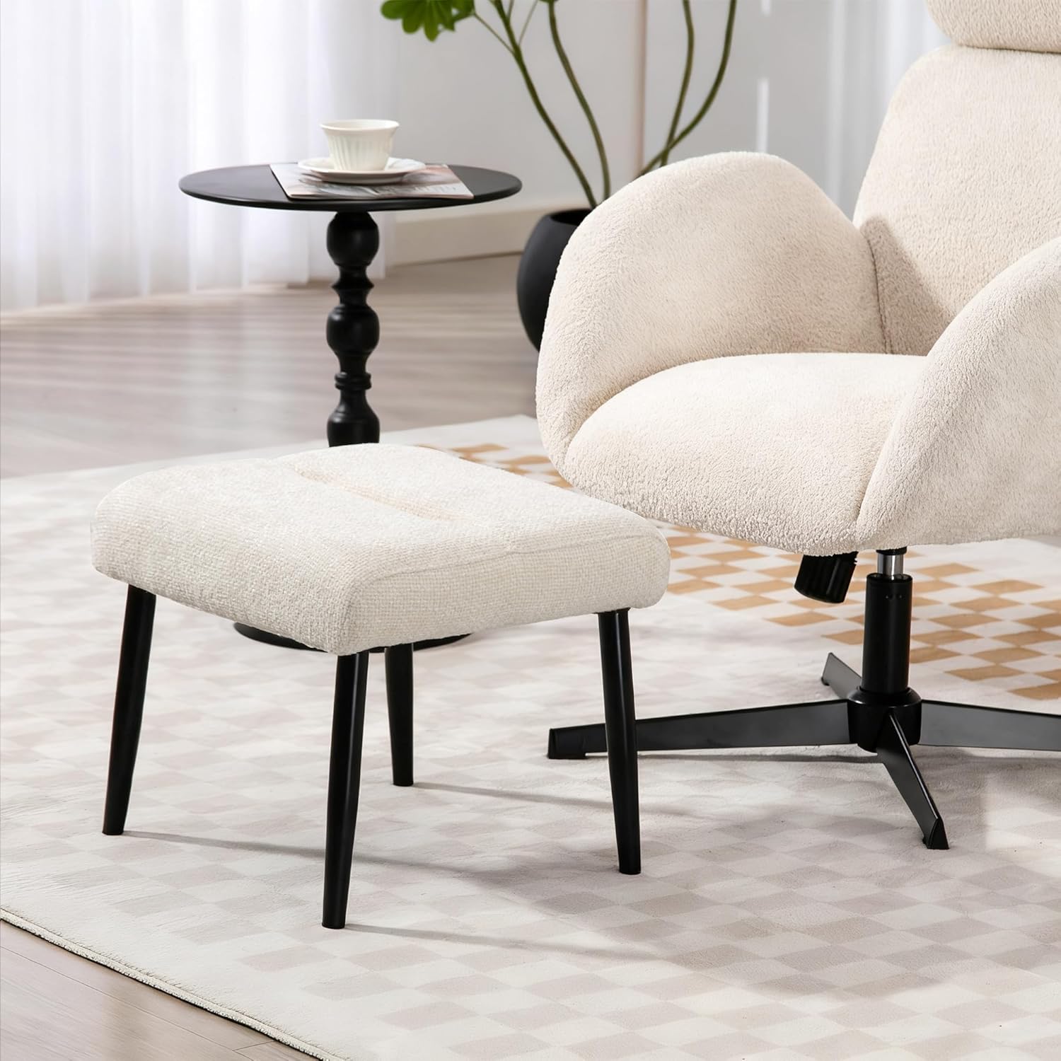 HOMCOM Sitzhocker Hocker mit weichem Sitzkissen Stahlbeinen Fußhocker mit Chenille-Stoff Polsterhocker Ottoman für Schlafzimmer, Wohnzimmer, Cremeweiß